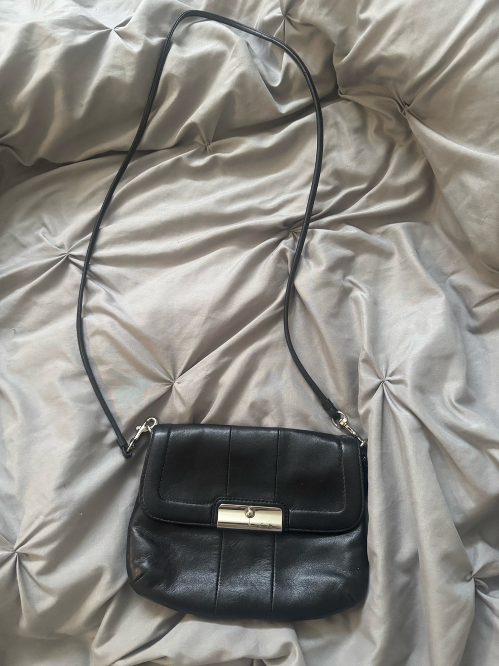 Classic Black Leather Crossbody Bag with Silver-Tone Clasp